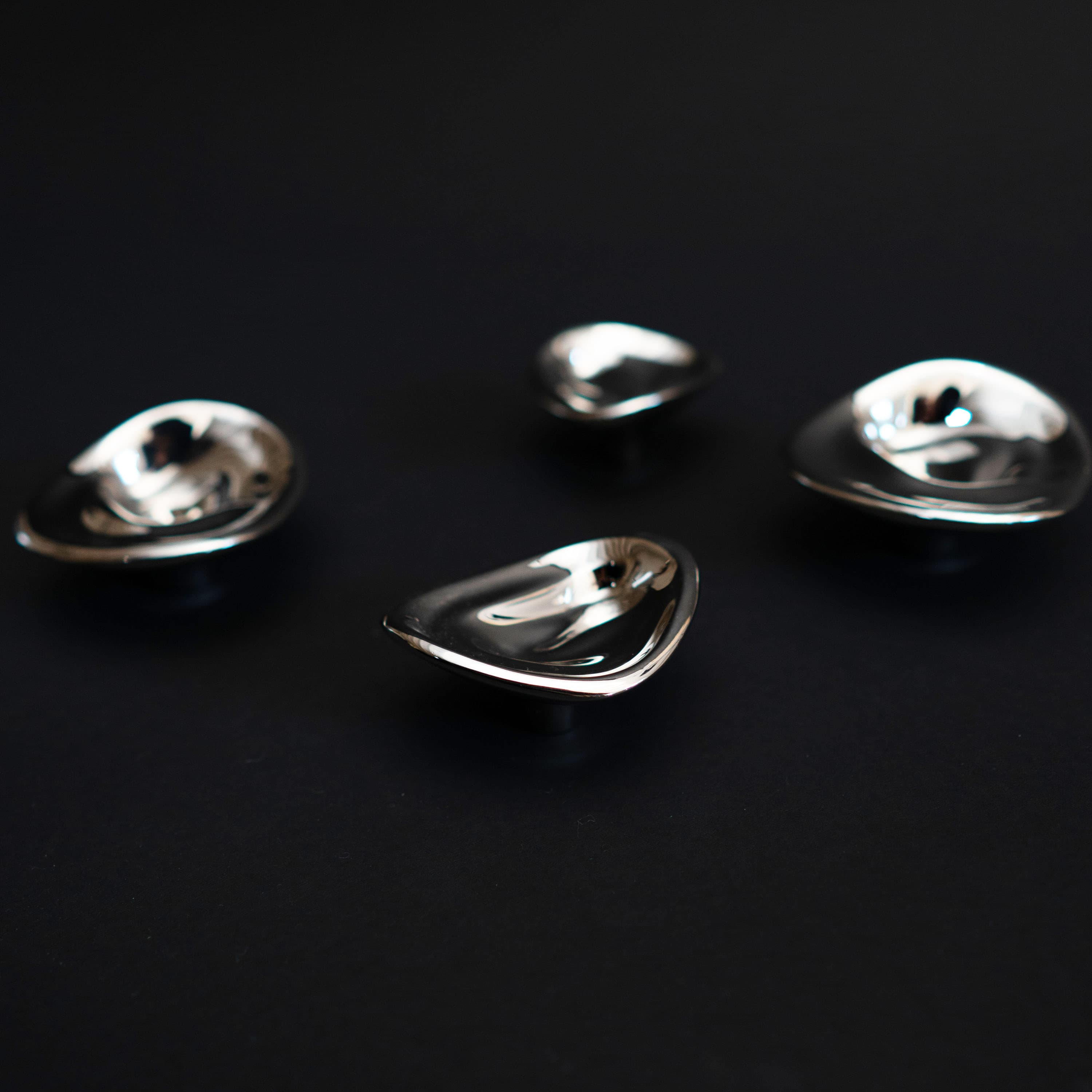Ripple no. 02 Seinäkoukku Titaani Suuri