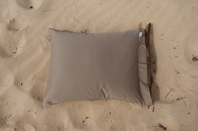 Plain Tyynyliina kahvi 50x60