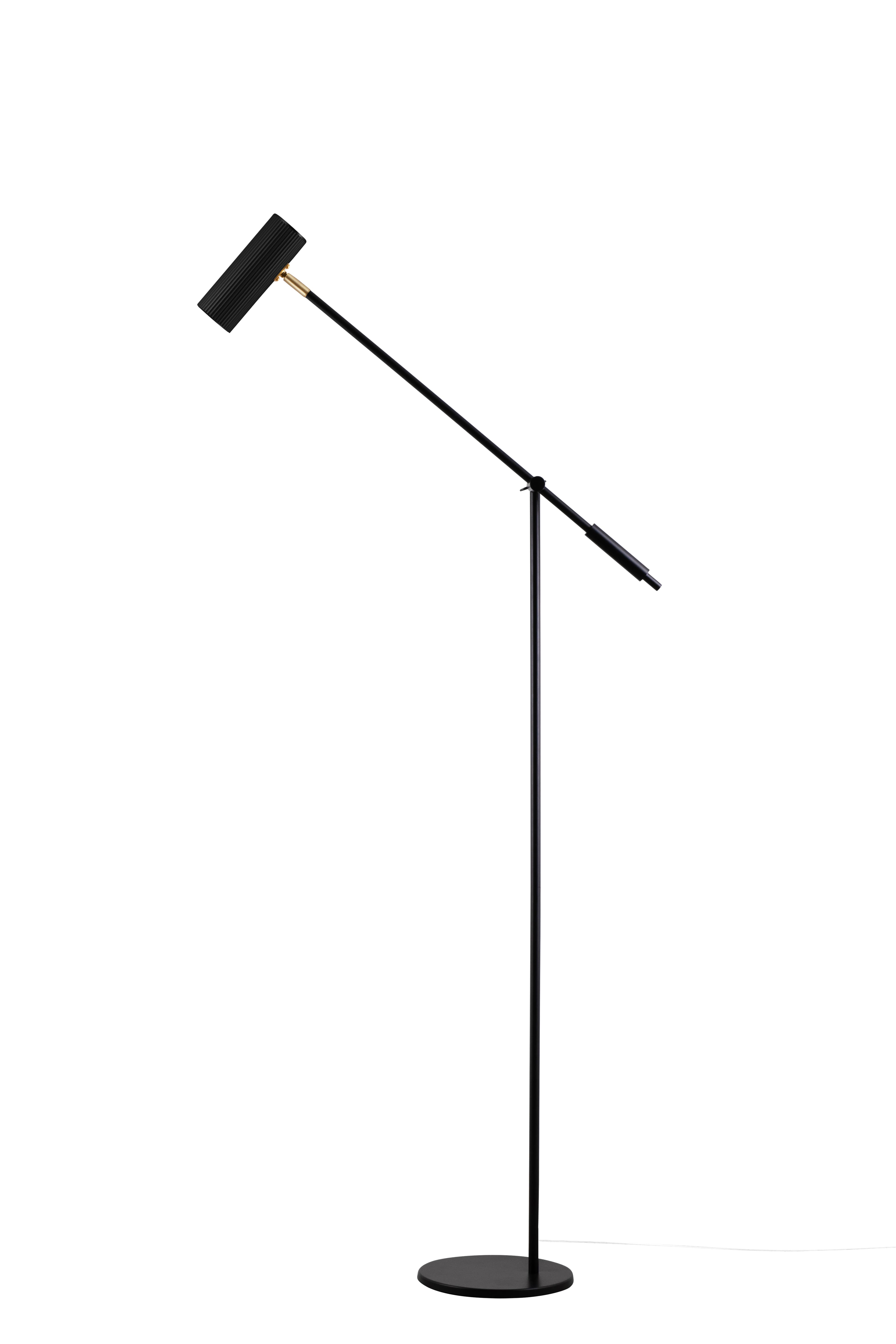 Hubble Read Lattialamppu Musta 120cm