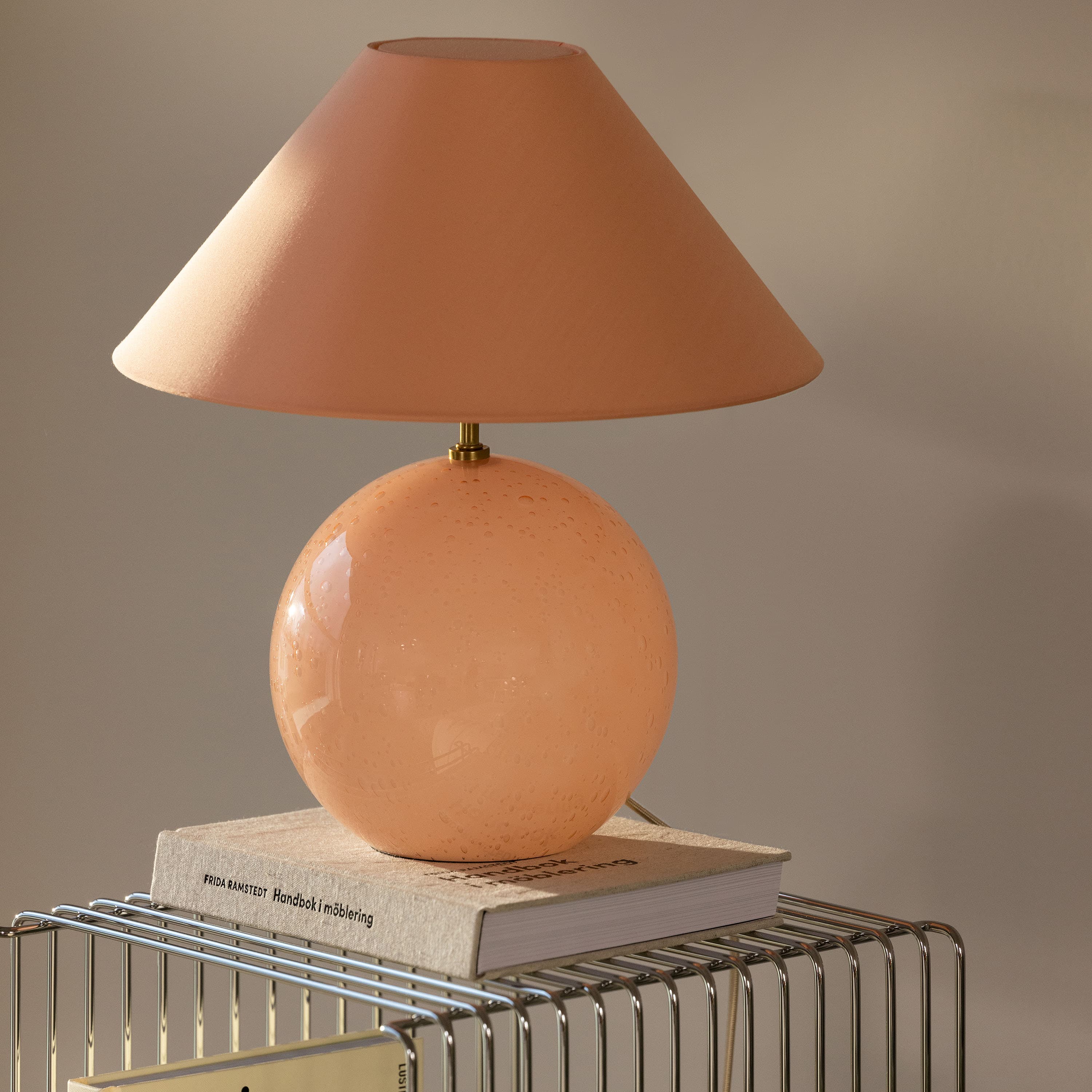 Iris Pöytävalaisin Blush 35