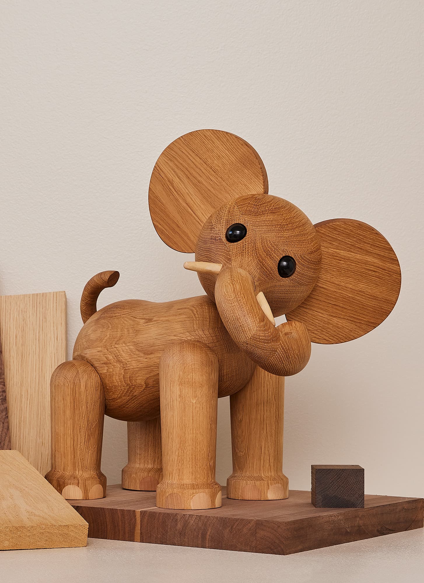 Tembo Elephant Koristelu Tammi 41cm