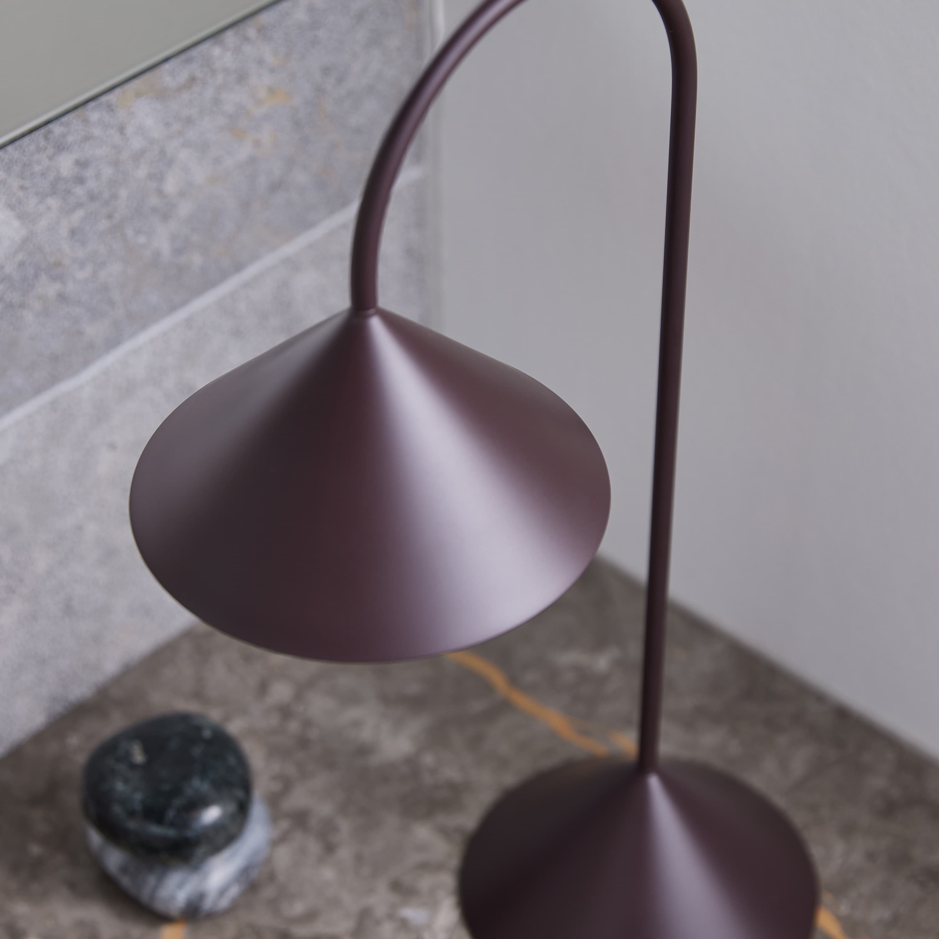 Grasp Kannettava Pöytävalaisin Matt Beetroot 47cm