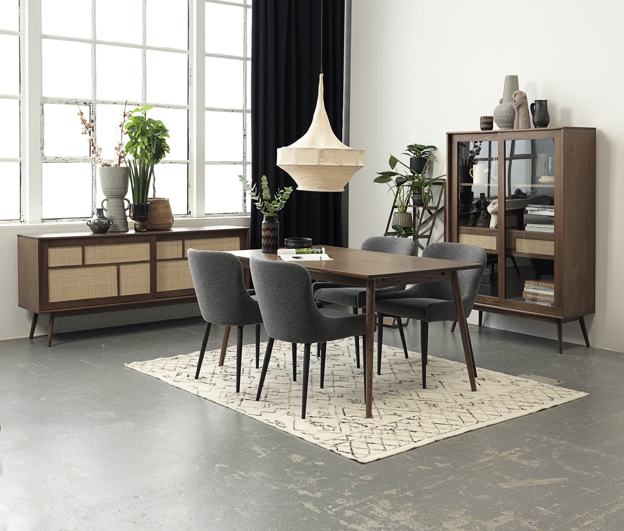 Sofia Vitriinikaappi Smoked Oak 160cm
