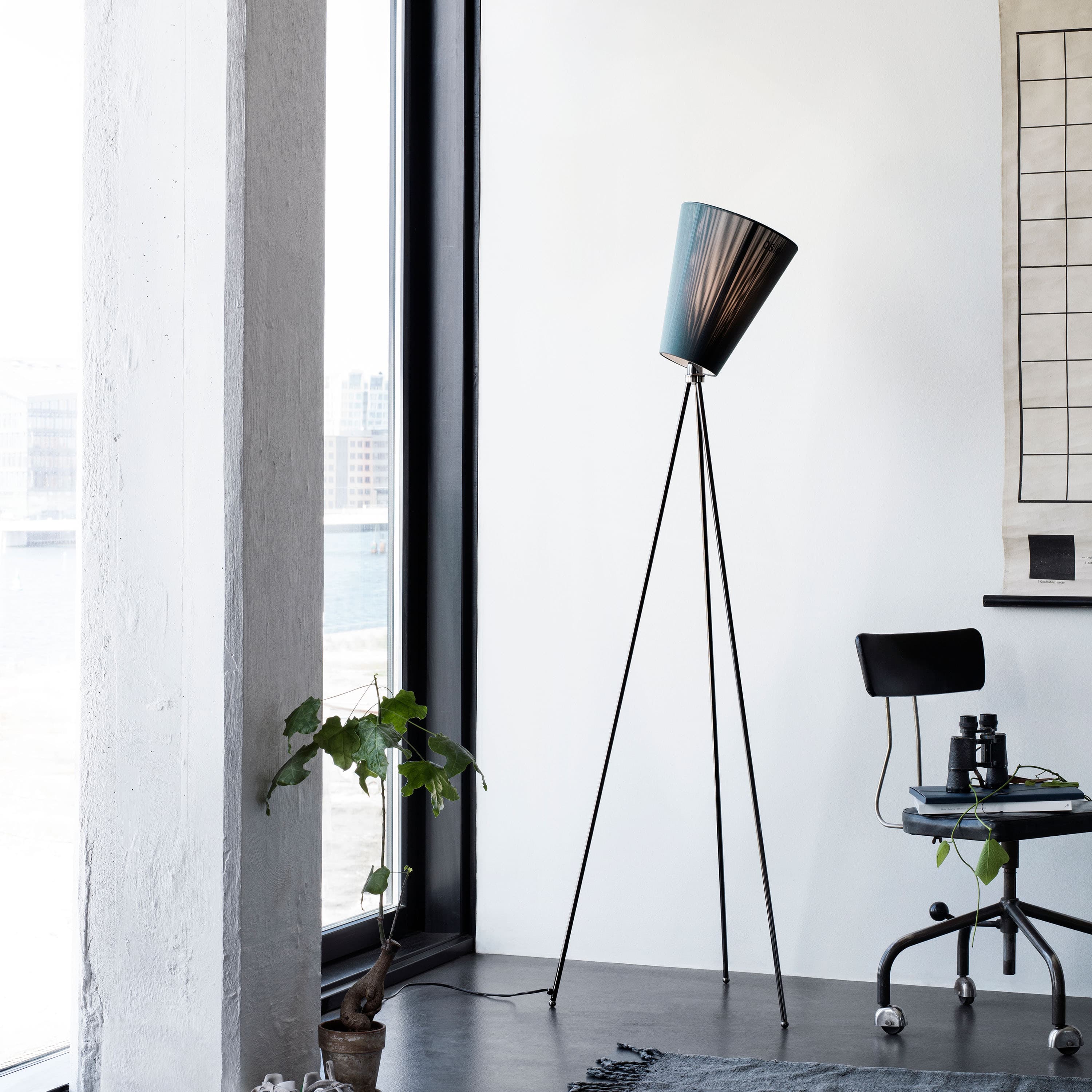 Oslo Wood Lattiavalaisin Varjostin Black