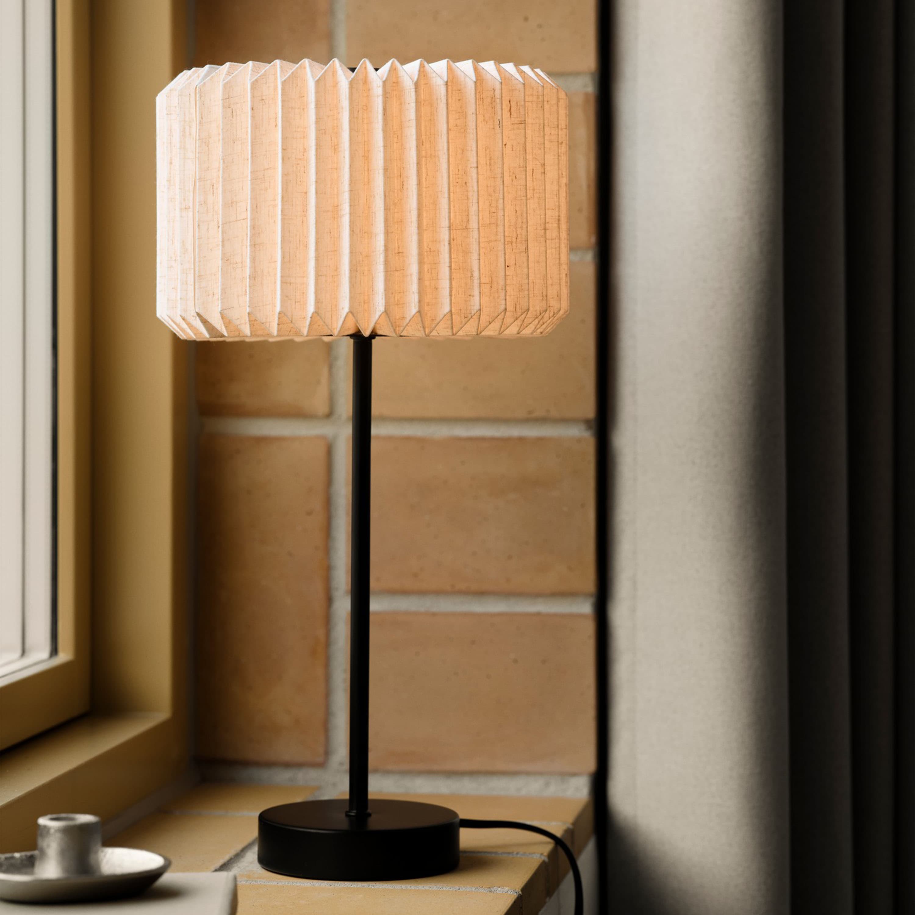 Vivienne Pöytävalaisin Musta 48cm