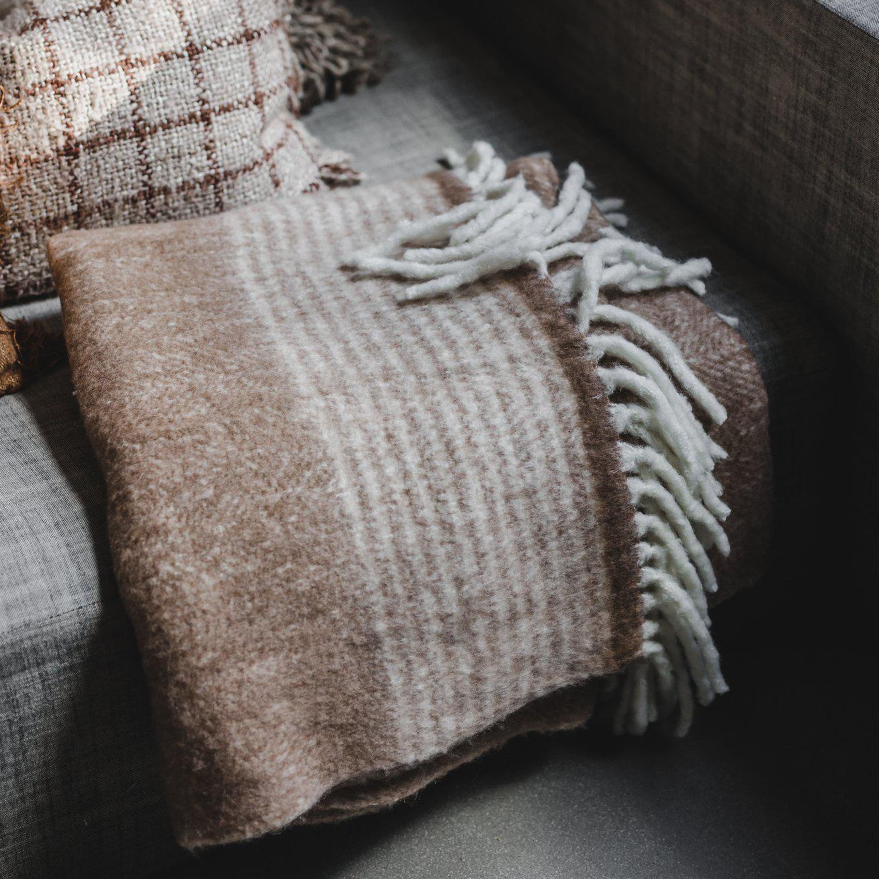 Almond Mohair Torkkupeitto Beige 130x170