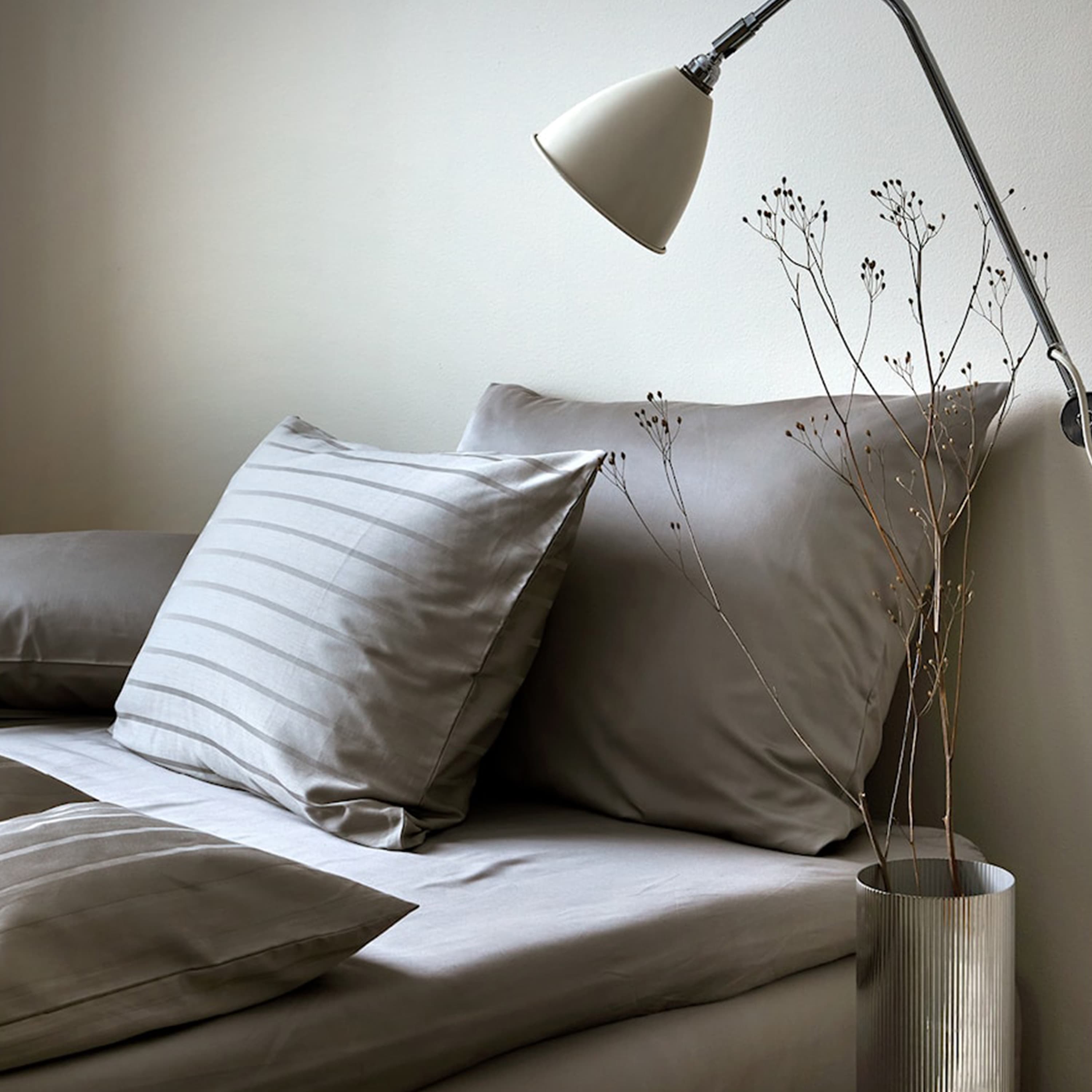 Tyynyliina Satin Harmaa 70x100