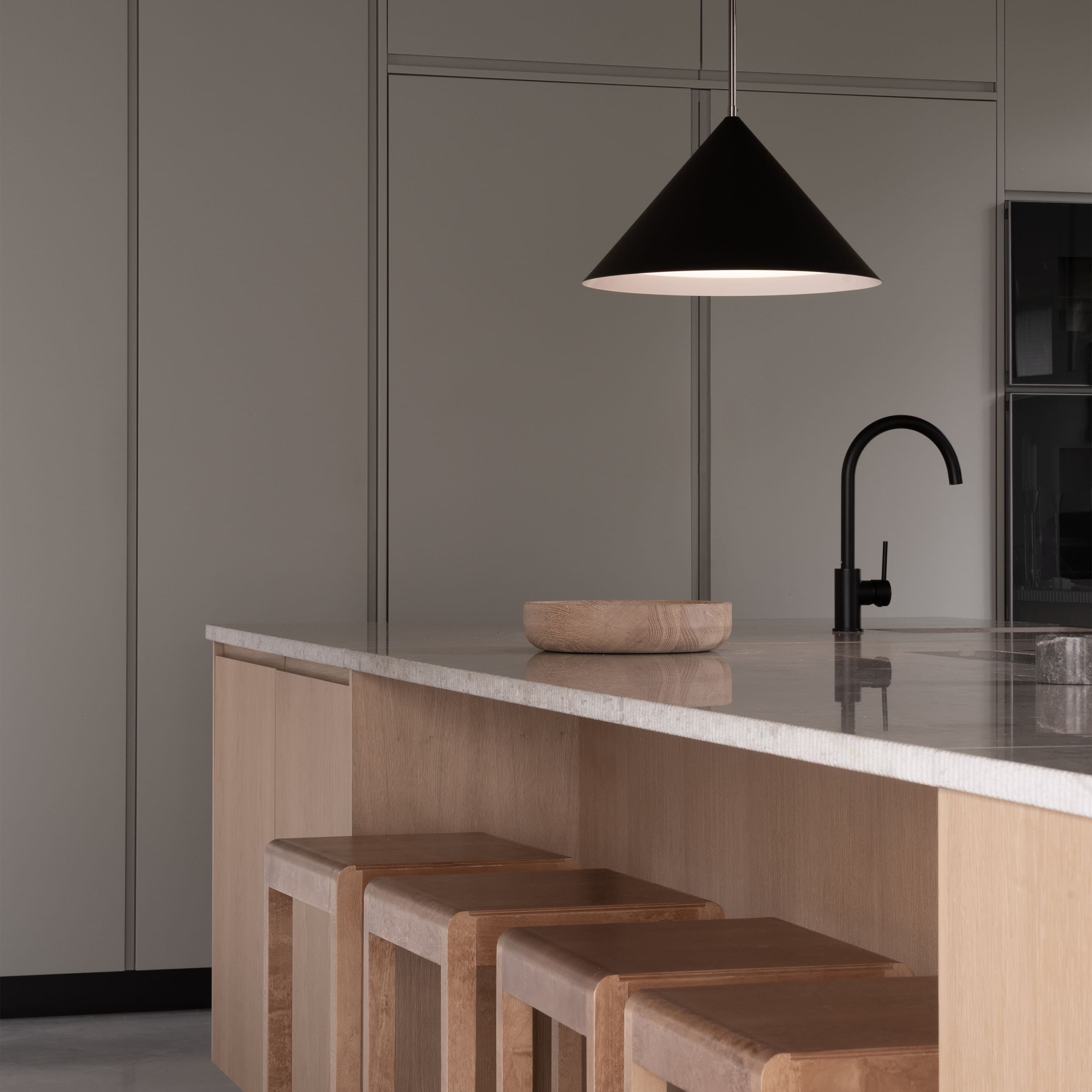 Kuro Kattovalaisin Black Ø45