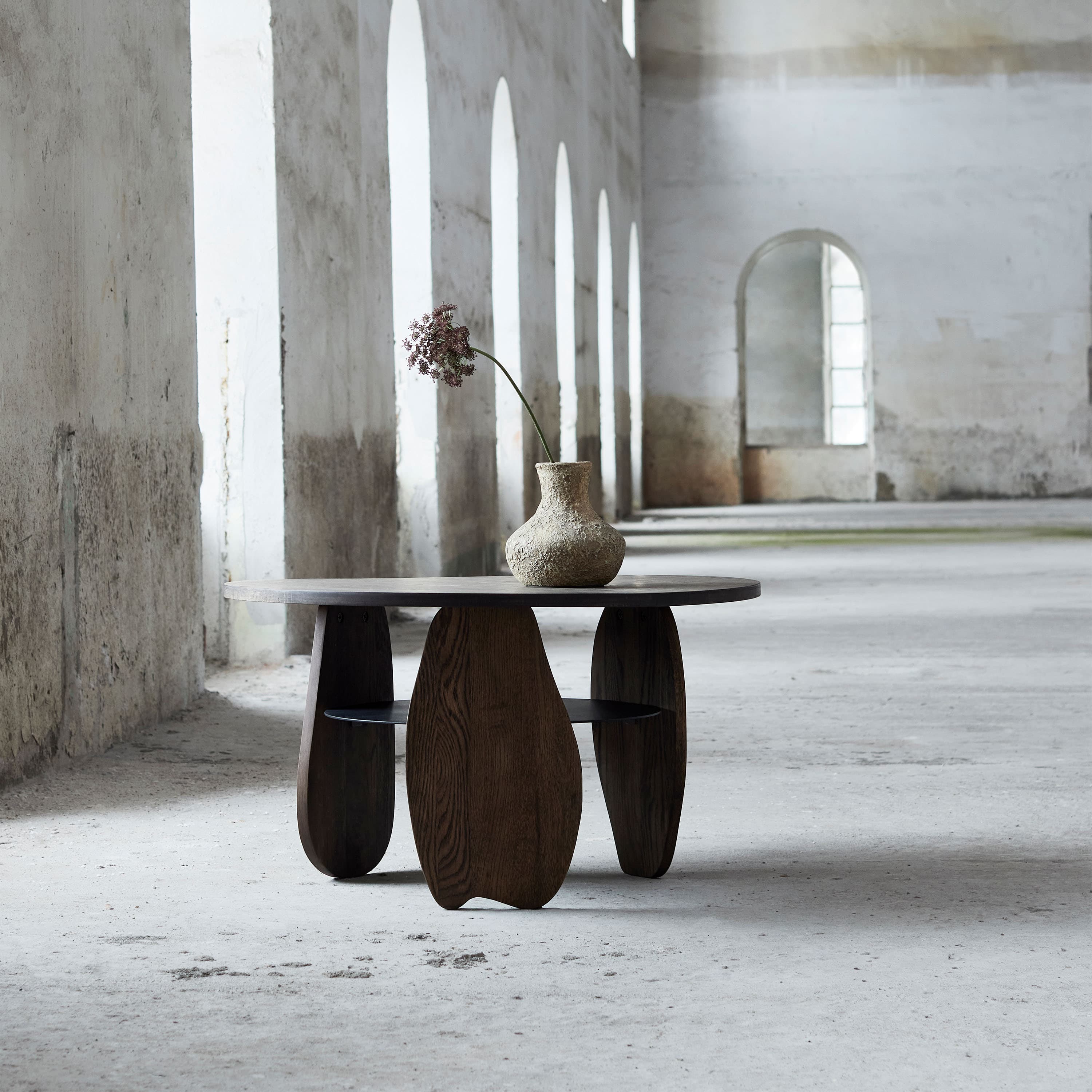 Ishi Sohvapöytä Dark Oil Oak/Metal Ø80