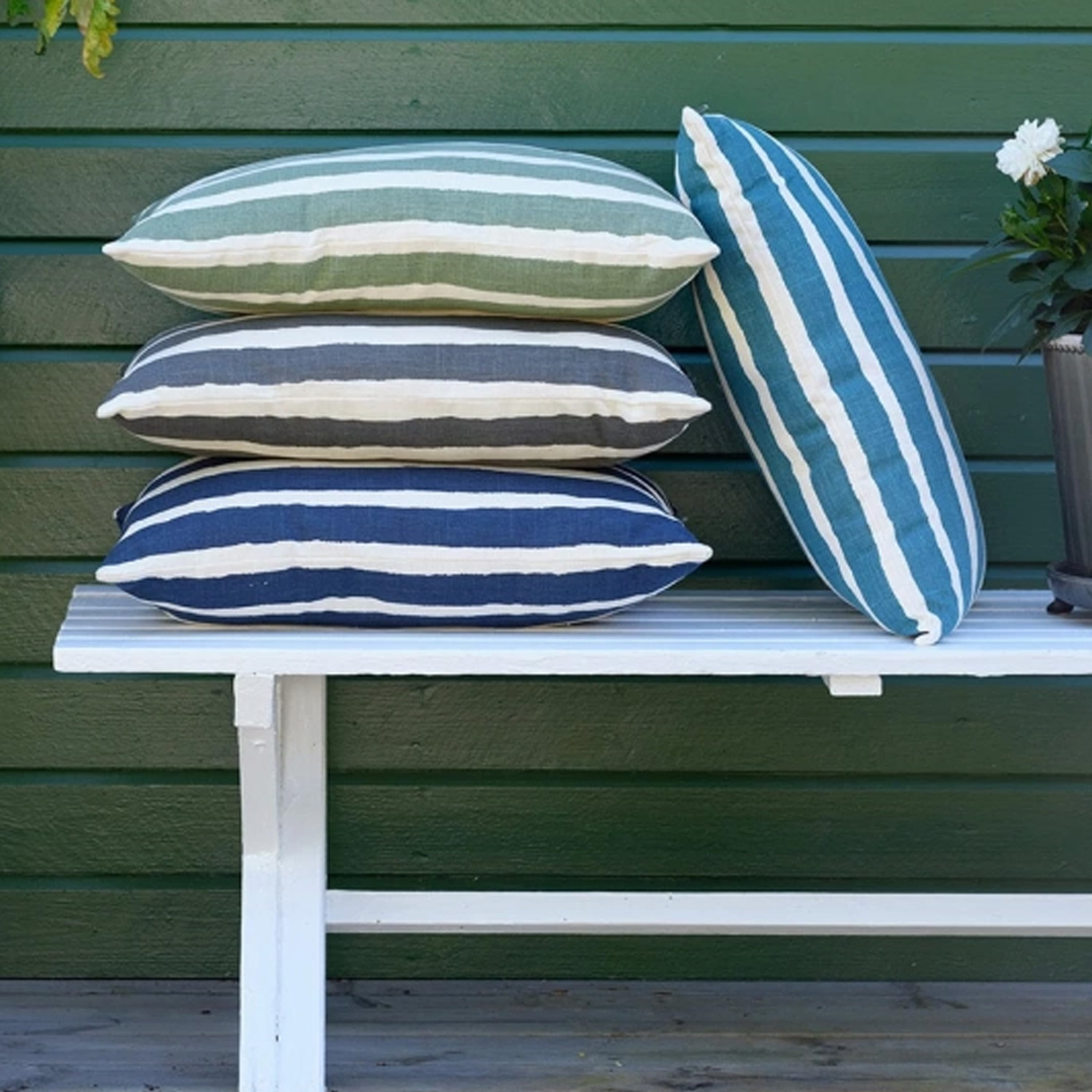 Block Stripe ulkokäyttöön tarkoitettu koristetyyny Sininen/Off White 40x60